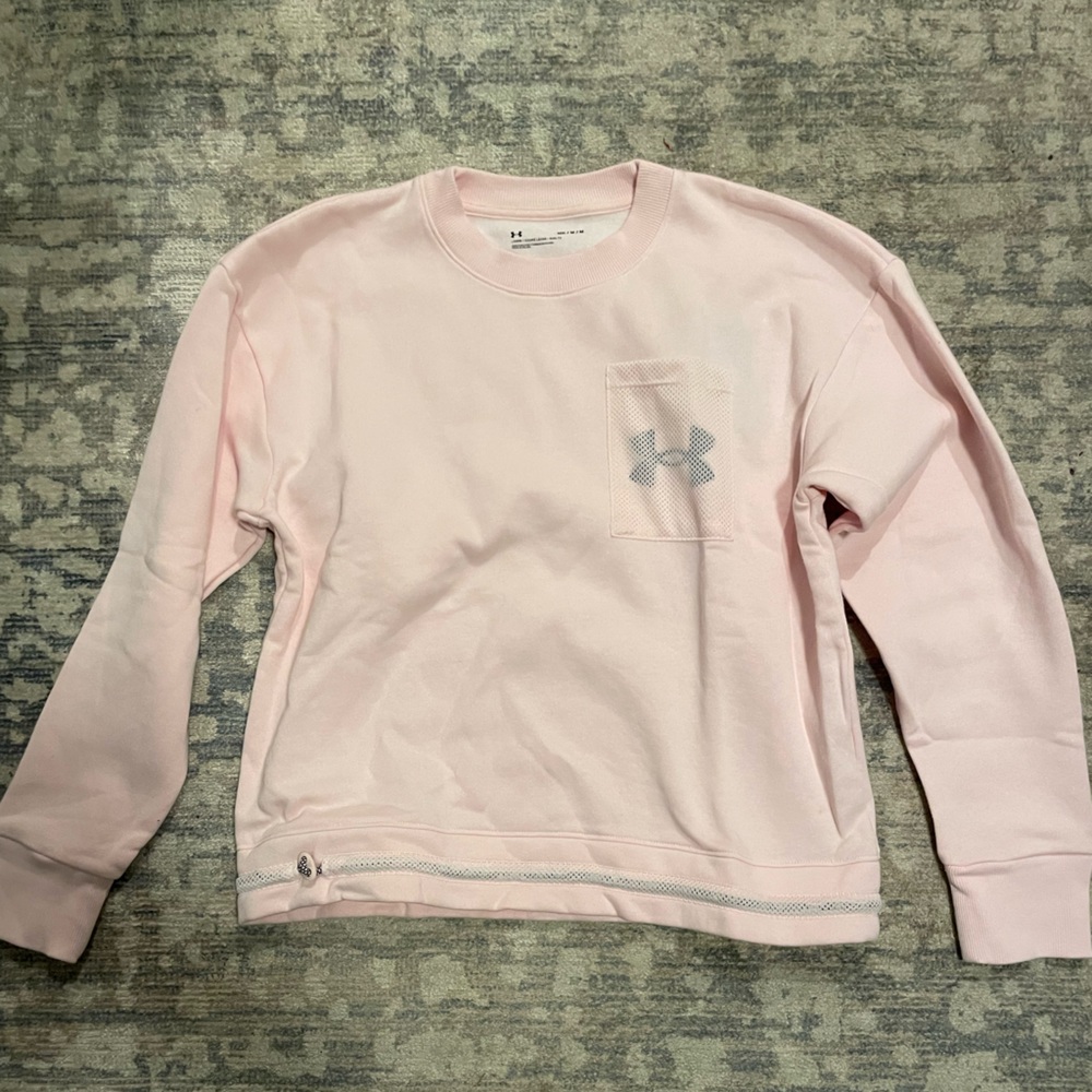 New UnderArmor PullOver Long Sleeve Cinch Bottom